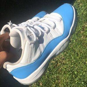 Jordan 11 low UNC